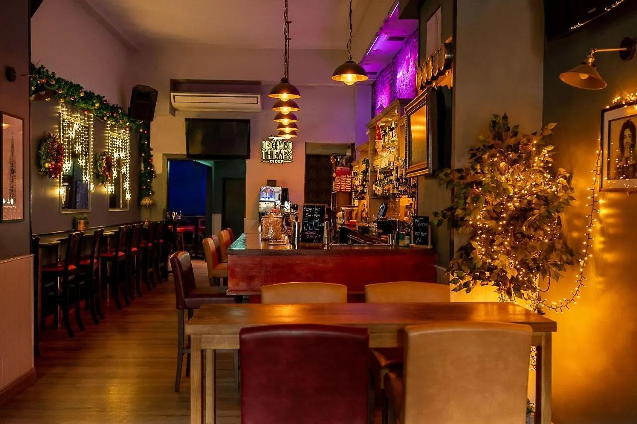 Bru Bar & Hostel Cork 0*,