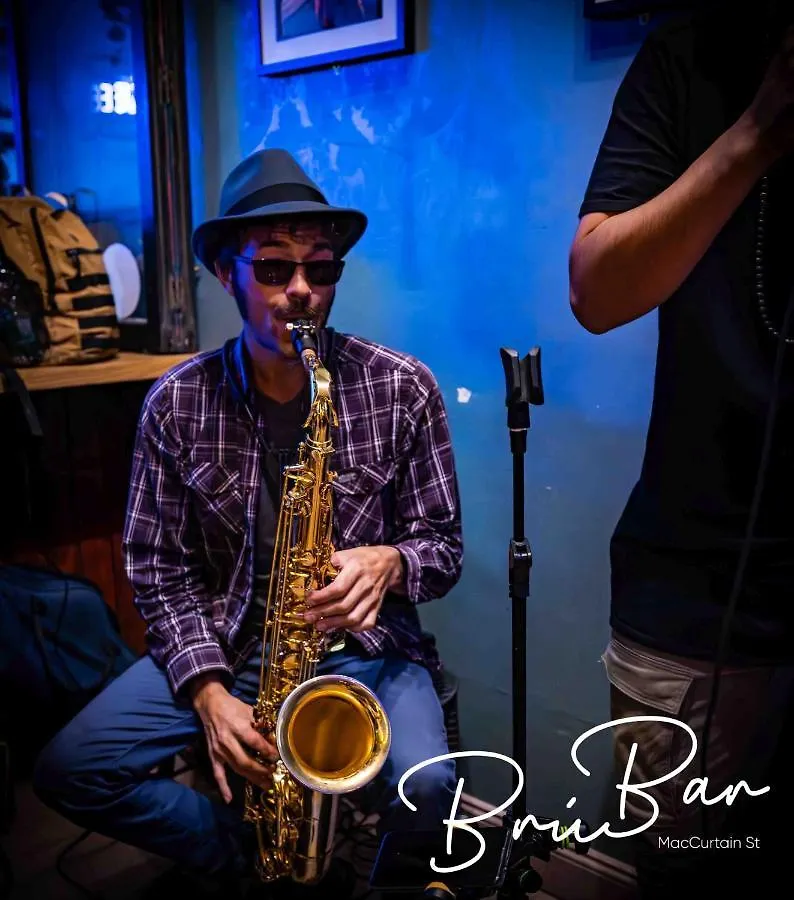 Bru Bar & Hostel Κορκ 0*,